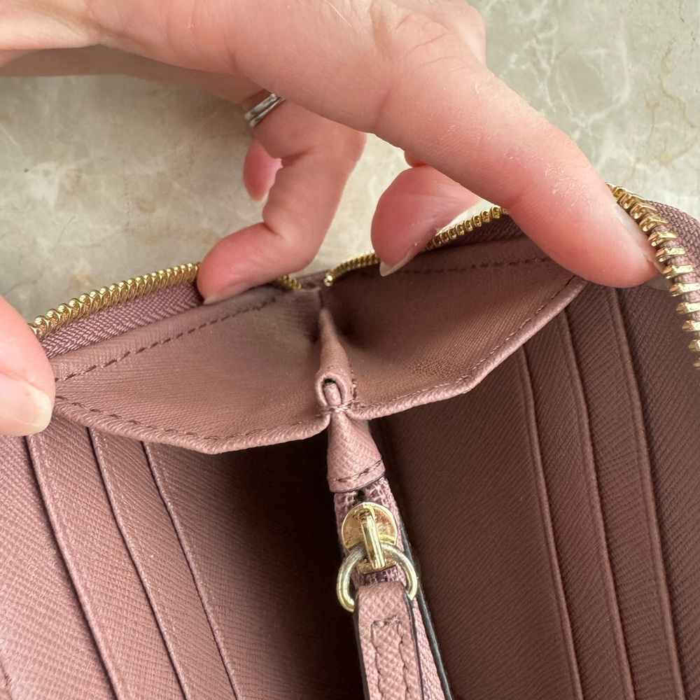 Michael Kors wallet - Picture 13 of 13